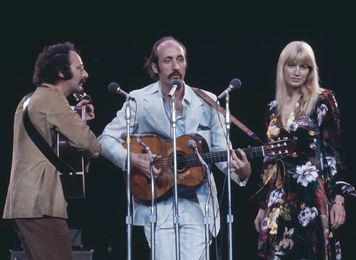 Peter Paul & Mary – Early Morning Rain (1966)